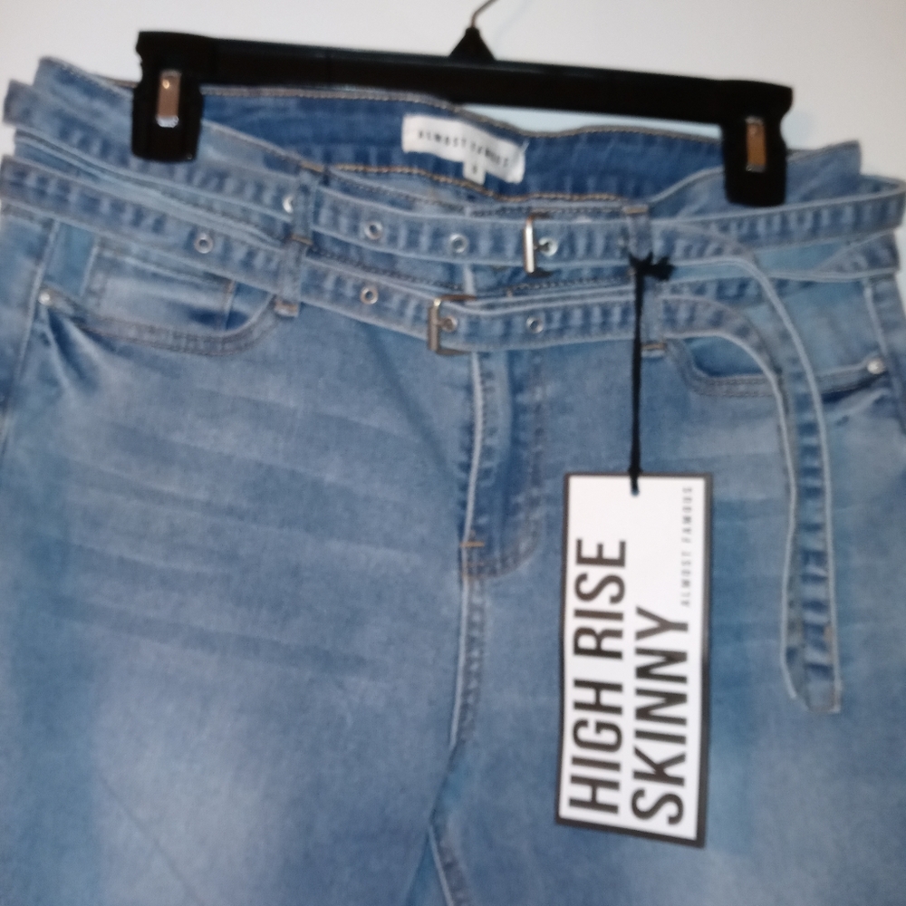 🆕 Almost Famous High Rise Skinny Jeans - Picture 3 of 6